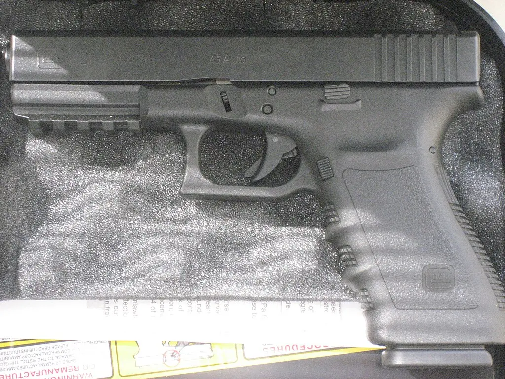 GLOCK21ピストル画像