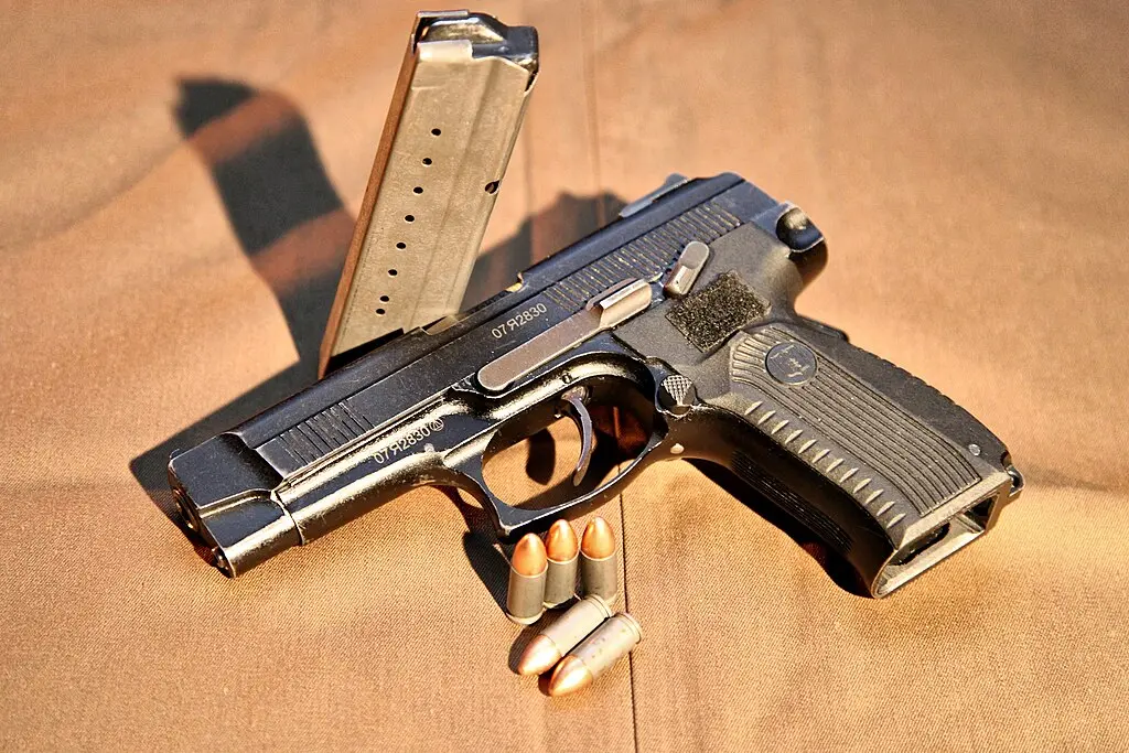 MP-443 Grach画像