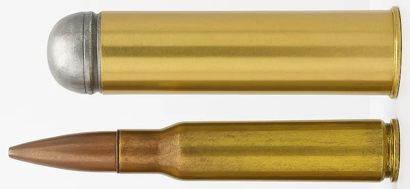 4ボアと.50BMGの大きさ比較画像